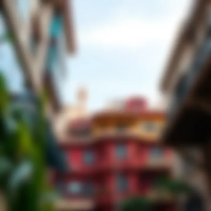 A close-up of unique architectural details found in ديرة دبي, highlighting the blend of modern and traditional styles.